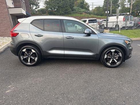 Used 2019 Volvo XC40 T5 Momentum AWD/4WD image 3