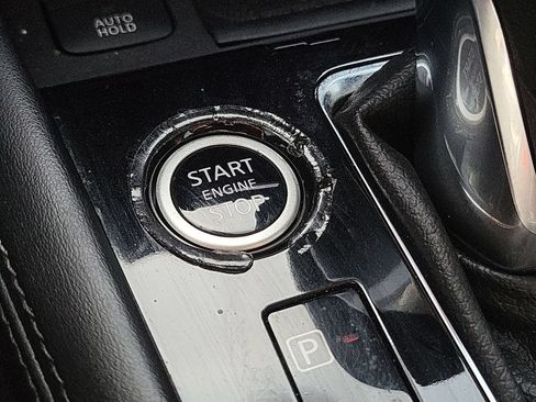 Used 2022 Nissan Kicks SR w/ Interior Electronics Package FWD image 16
