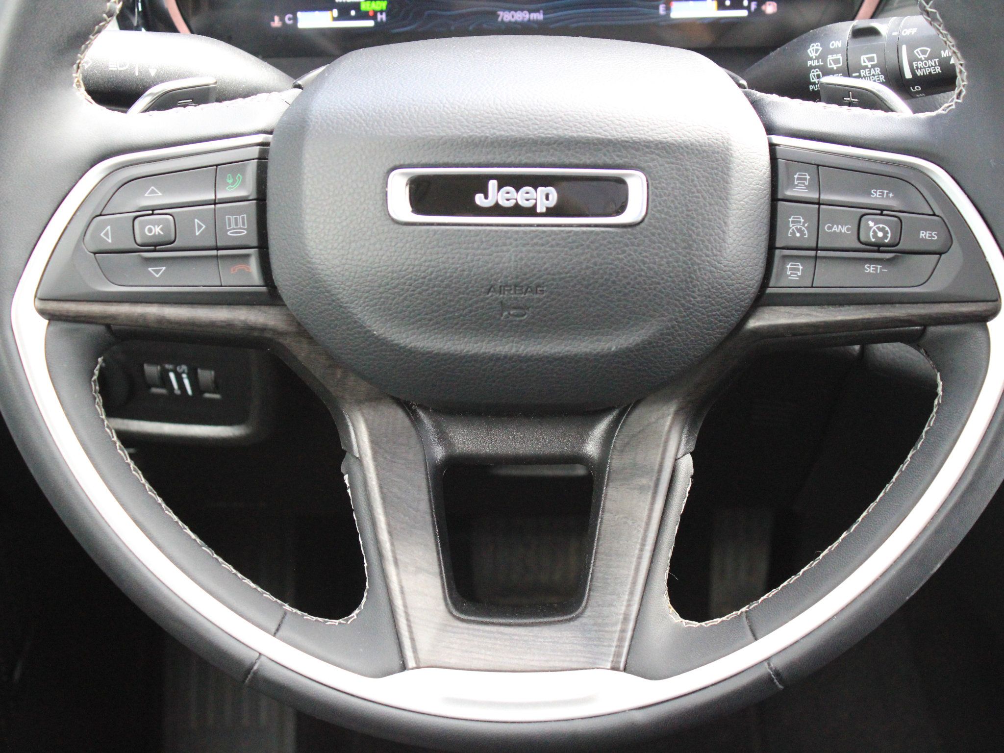 Used 2023 Jeep Grand Cherokee 4WD 4xe image 16