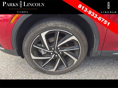 Used 2025 Lincoln Corsair Reserve image 8