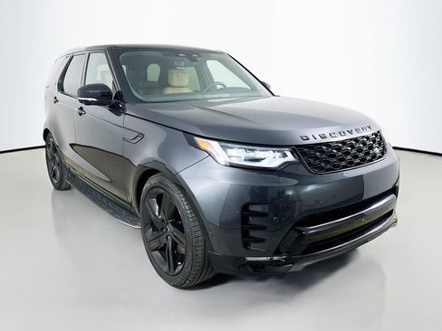 Used 2025 Land Rover Discovery Dynamic SE AWD/4WD image 3