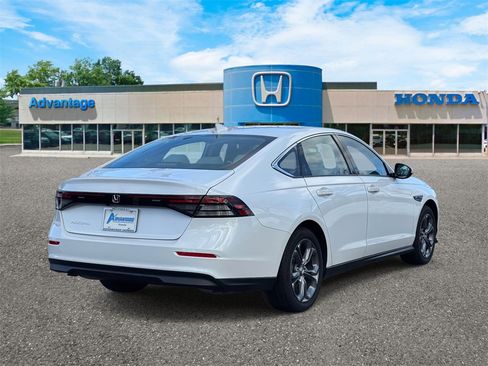 Certified 2023 Honda Accord EX image 4