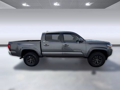 Used 2021 Toyota Tacoma SR5 RWD image 8