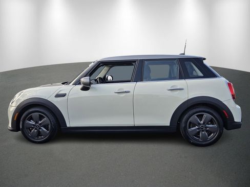 Used 2022 MINI Cooper 4-Door Hardtop image 4