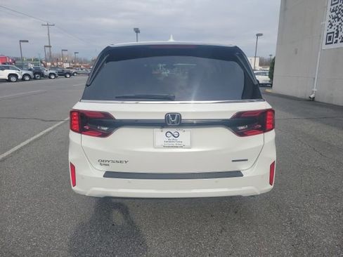 Certified 2025 Honda Odyssey Touring image 4