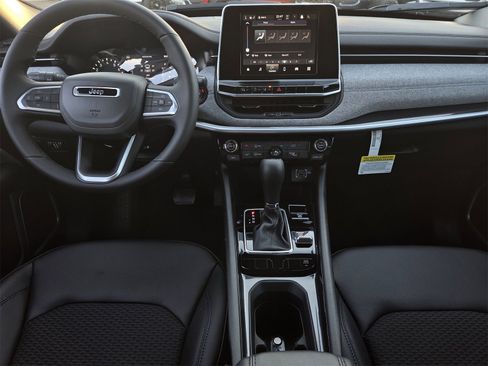 New 2026 Jeep Compass Latitude image 5