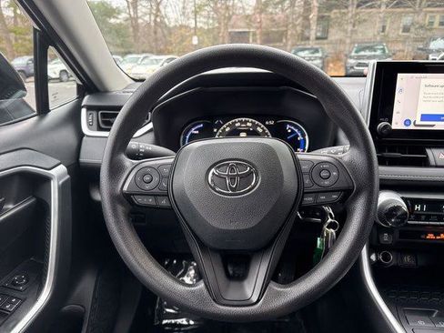 Certified 2025 Toyota RAV4 LE image 25