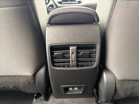 Used 2025 Toyota Corolla Cross LE image 23