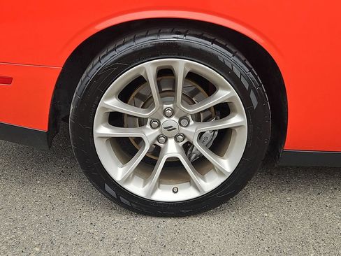 Certified 2020 Dodge Challenger R/T RWD image 9