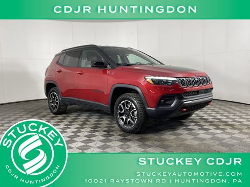 Used 2024 Jeep Compass Trailhawk w/ Trailhawk Elite Group image 1