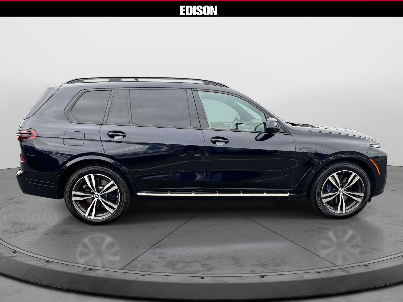 Used 2023 BMW X7 xDrive40i w/ M Sport Package AWD/4WD image 3