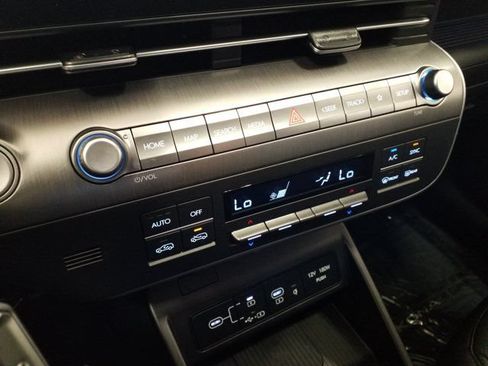 Certified 2025 Hyundai Kona Limited AWD/4WD image 7