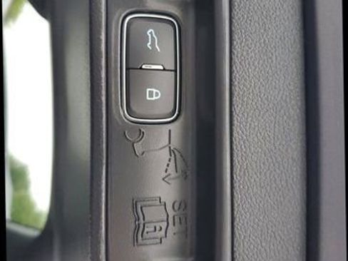 Certified 2022 Ford Explorer XLT w/ Equipment Group 202A image 9