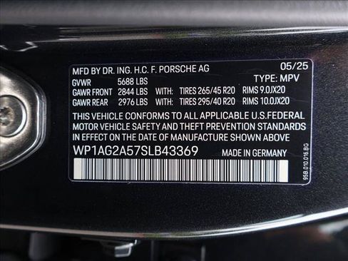 Used 2025 Porsche Macan S AWD/4WD image 30