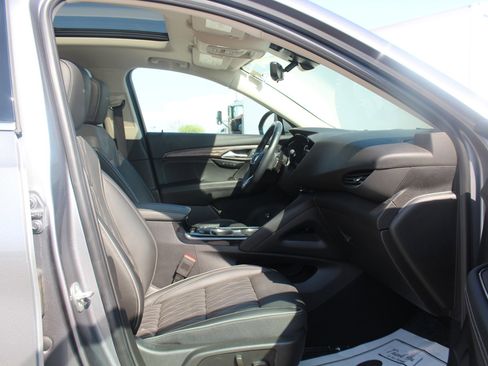 Used 2022 Buick Envision Avenir w/ Technology Package II FWD image 20