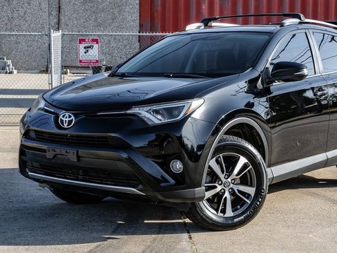Used 2016 Toyota RAV4 XLE FWD image 6