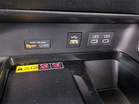 Certified 2025 Toyota Camry SE image 24