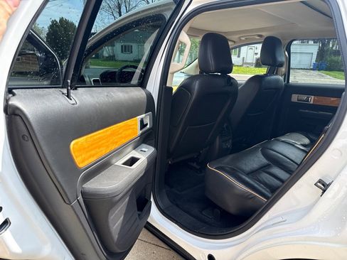 Used 2010 Lincoln MKX AWD image 12