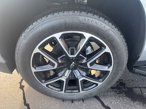 Used 2024 Chevrolet Tahoe RST w/ Luxury Package image 8