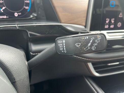 Used 2024 Volkswagen Atlas SE FWD image 20