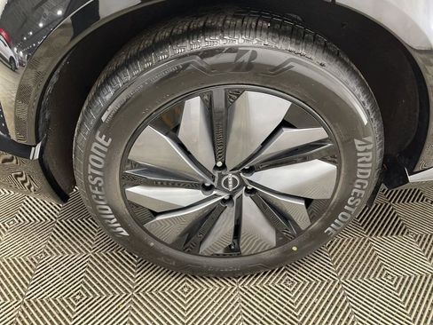 Used 2023 Nissan Ariya AWD image 35