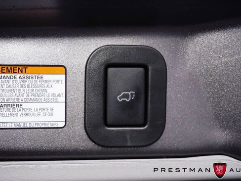 Used 2019 Toyota Sienna XLE w/ XLE Navigation Package FWD image 41