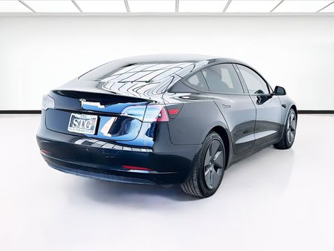 Used 2021 Tesla Model 3 Standard Range Plus image 4