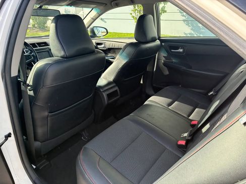 Used 2017 Toyota Camry SE FWD image 12