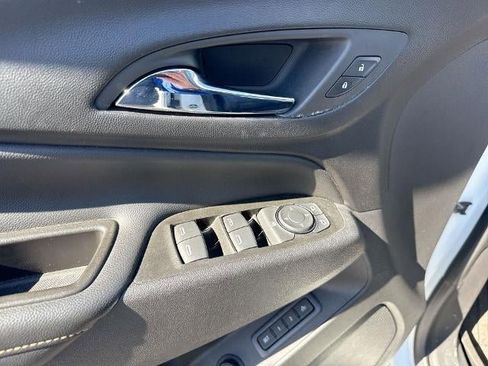 Used 2020 Chevrolet Equinox Premier image 24