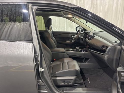 Certified 2025 Nissan Rogue SL w/ Tech Package image 11