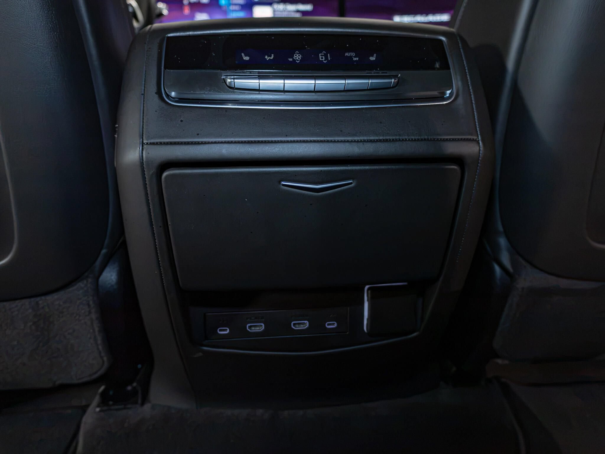 Used 2027 Cadillac Escalade Platinum Sport w/ LPO, ONYX Package AWD/4WD image 27