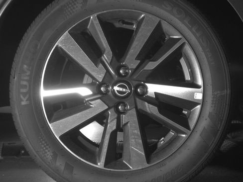 Used 2025 Nissan Versa SV image 14