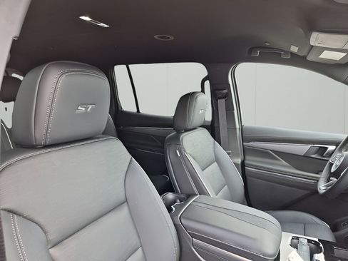 New 2026 Buick Enclave Sport Touring w/ LPO, Floor Liner Package image 15