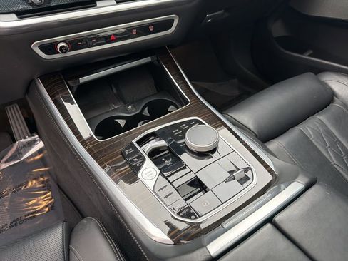 Used 2025 BMW X5 xDrive50e image 17