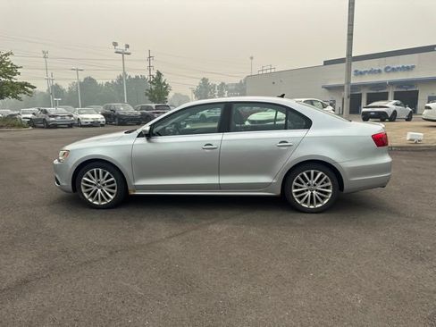 Used 2014 Volkswagen Jetta SEL FWD image 12