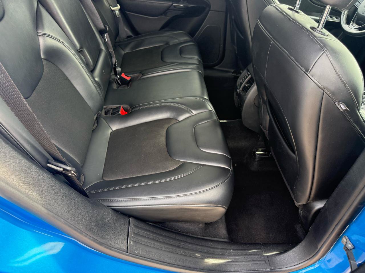Used 2020 Jeep Cherokee Latitude Plus AWD/4WD image 42