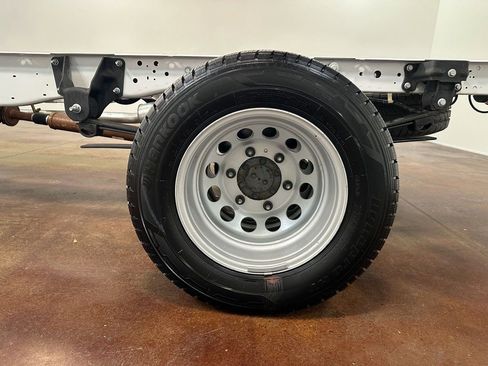 Used 2023 Ford Transit 350 DRW AWD image 95