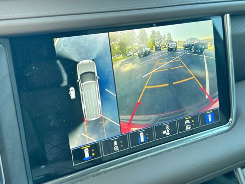 Used 2023 GMC Yukon XL Denali image 27