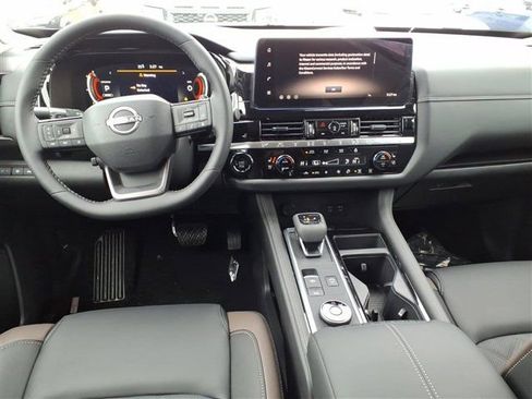 New 2026 Nissan Pathfinder Platinum image 9