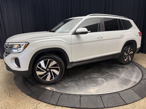 Used 2024 Volkswagen Atlas SEL image 14