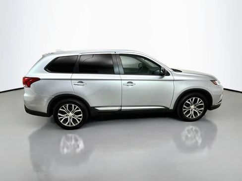 Used 2017 Mitsubishi Outlander ES FWD image 8