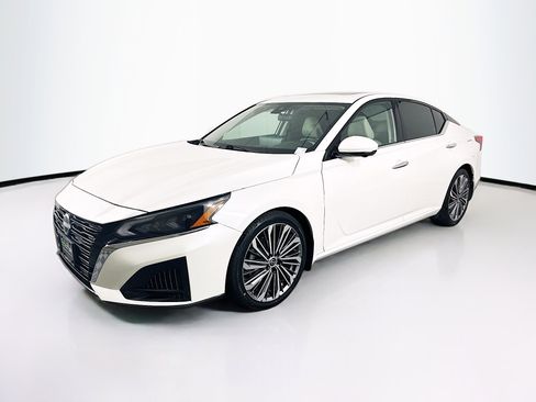 Used 2023 Nissan Altima 2.5 SL FWD image 3