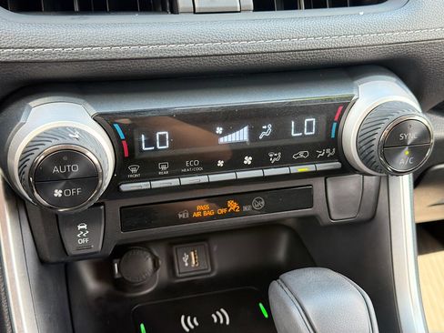 Used 2024 Toyota RAV4 XLE image 31