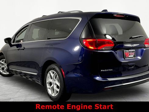 Used 2018 Chrysler Pacifica Touring-L Plus w/ Advanced Safetytec Group FWD image 4