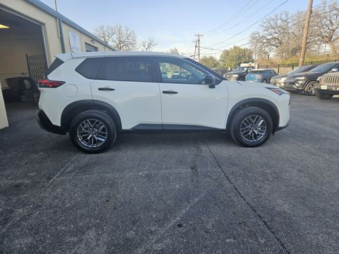Used 2023 Nissan Rogue S image 3