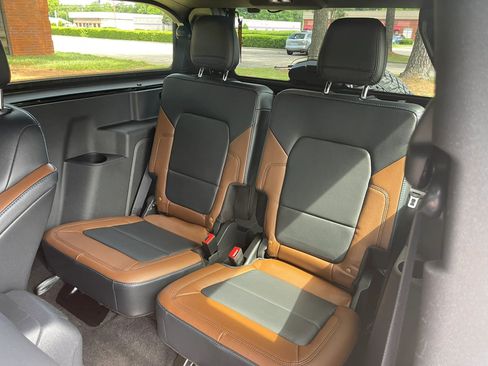 Used 2022 Ford Bronco Outer Banks w/ Sasquatch Package AWD/4WD image 12