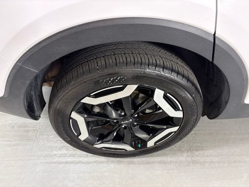 Used 2025 Kia Telluride S FWD image 10
