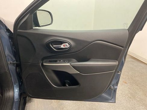 Used 2021 Jeep Cherokee Latitude Lux 80th Anniv w/ Quick Order Package 26U 80TH image 28