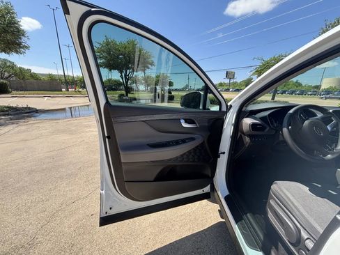 Used 2019 Hyundai Santa Fe SE image 11