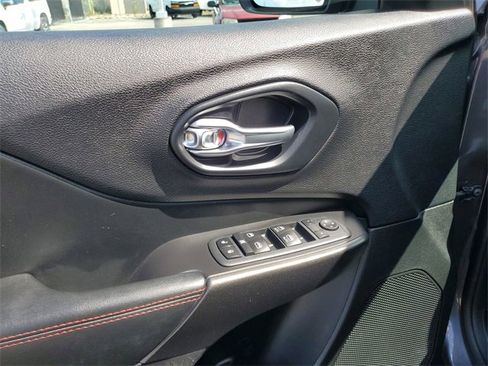 Used 2020 Jeep Cherokee Trailhawk w/ Cold Weather Group image 22